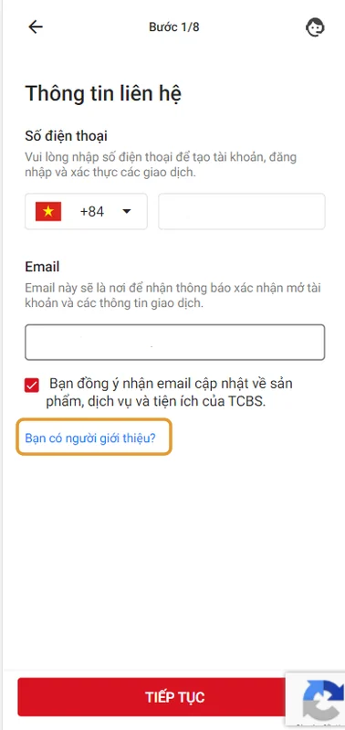 Màn hình “Thông tin liên hệ” với mục “Bạn có người giới thiệu?” được khoanh vàng